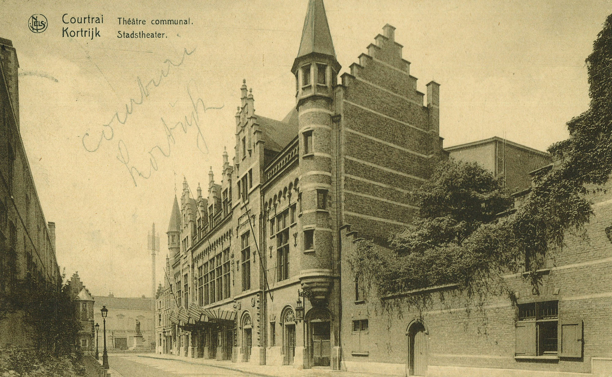 Kortrijk De Schouwburg en de Grote Hallen (Schouwburgplein)