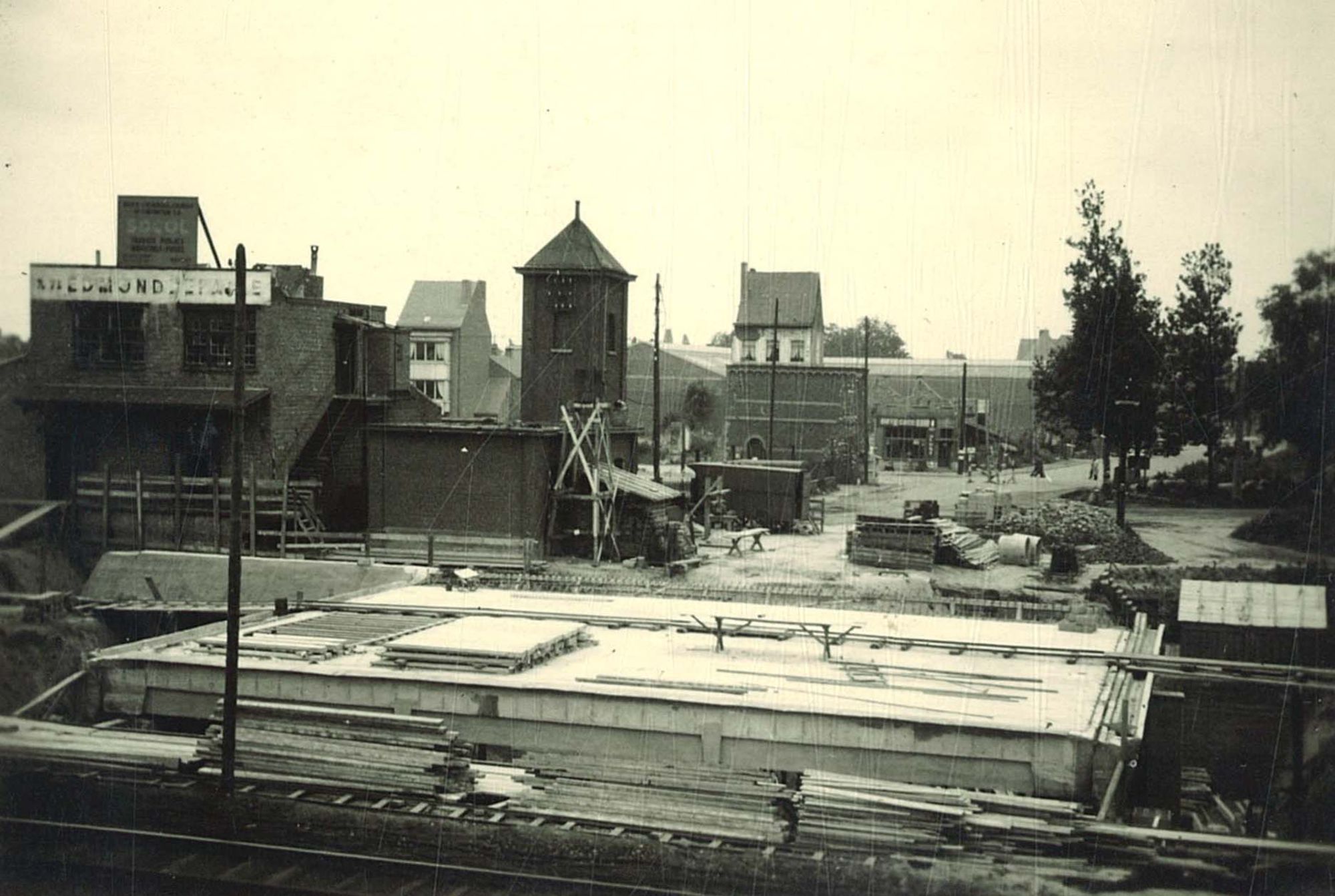 Bouw van een spoorwegtunnel in de Zandstraat