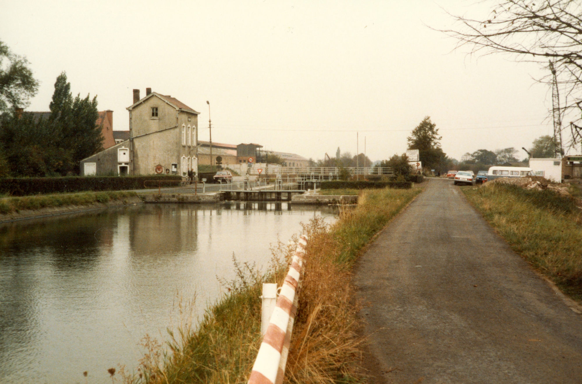 Bouw van de nieuwe sluis op het Kanaal Bossuit-Kortrijk in de Deerlijkstraat te Zwevegem 1985