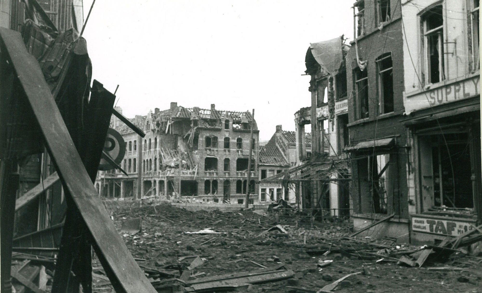 Vernielde bruggen  1940