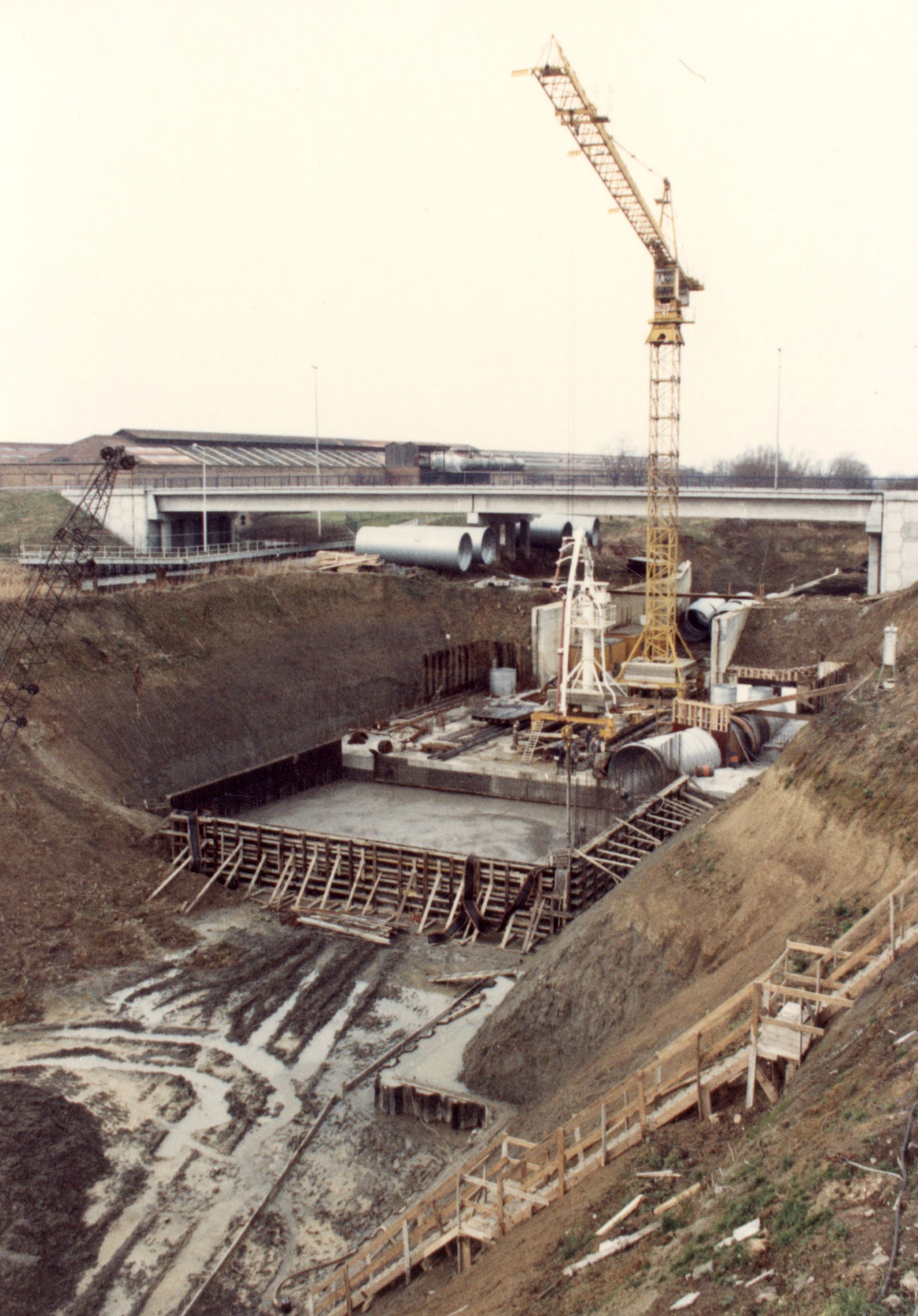 Bouw van de nieuwe sluis op het Kanaal Bossuit-Kortrijk in de Deerlijkstraat te Zwevegem 1988