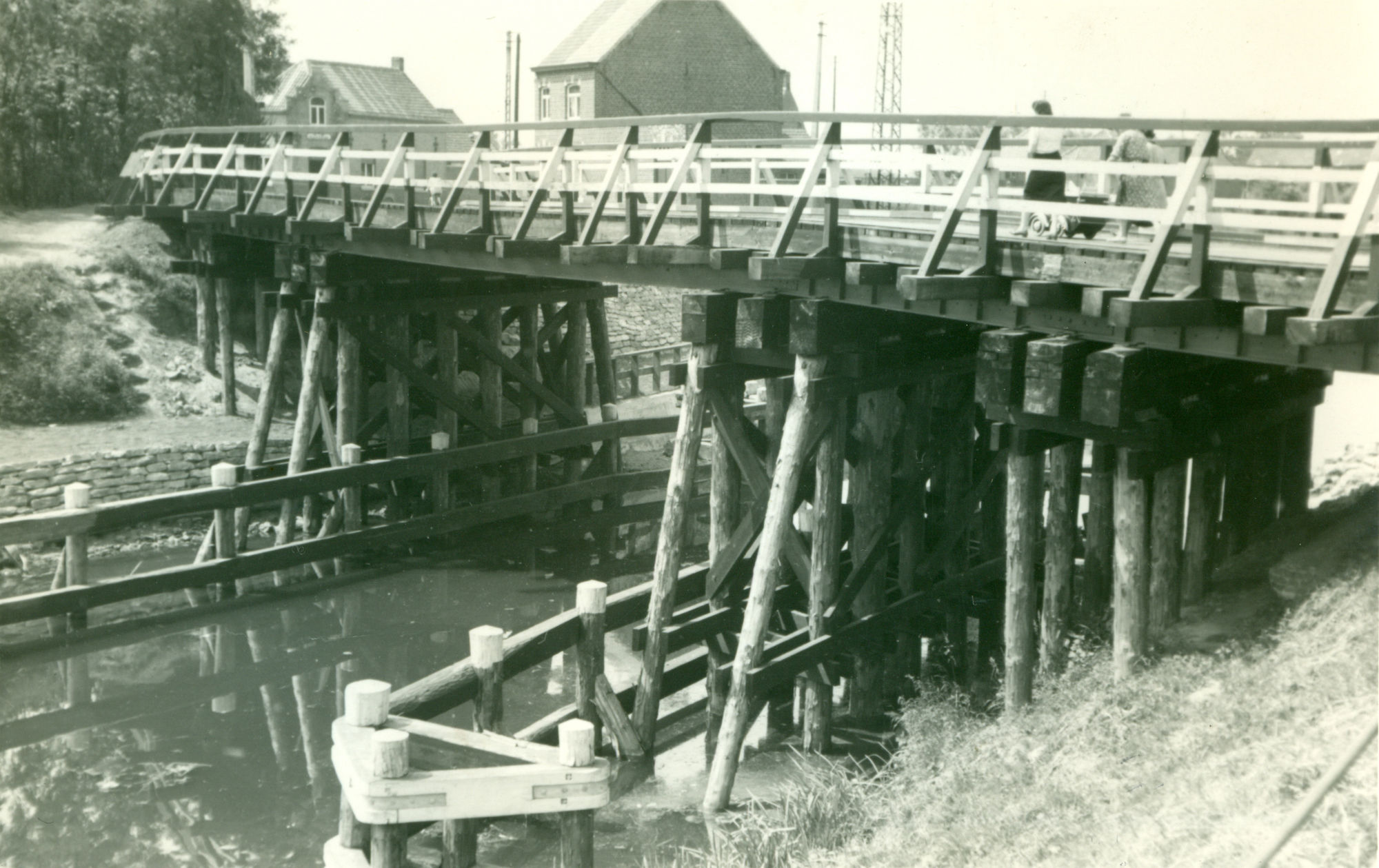 Noodbrug over kanaal Bossuit-Kortrijk in Zwevegem-Knokke 1941