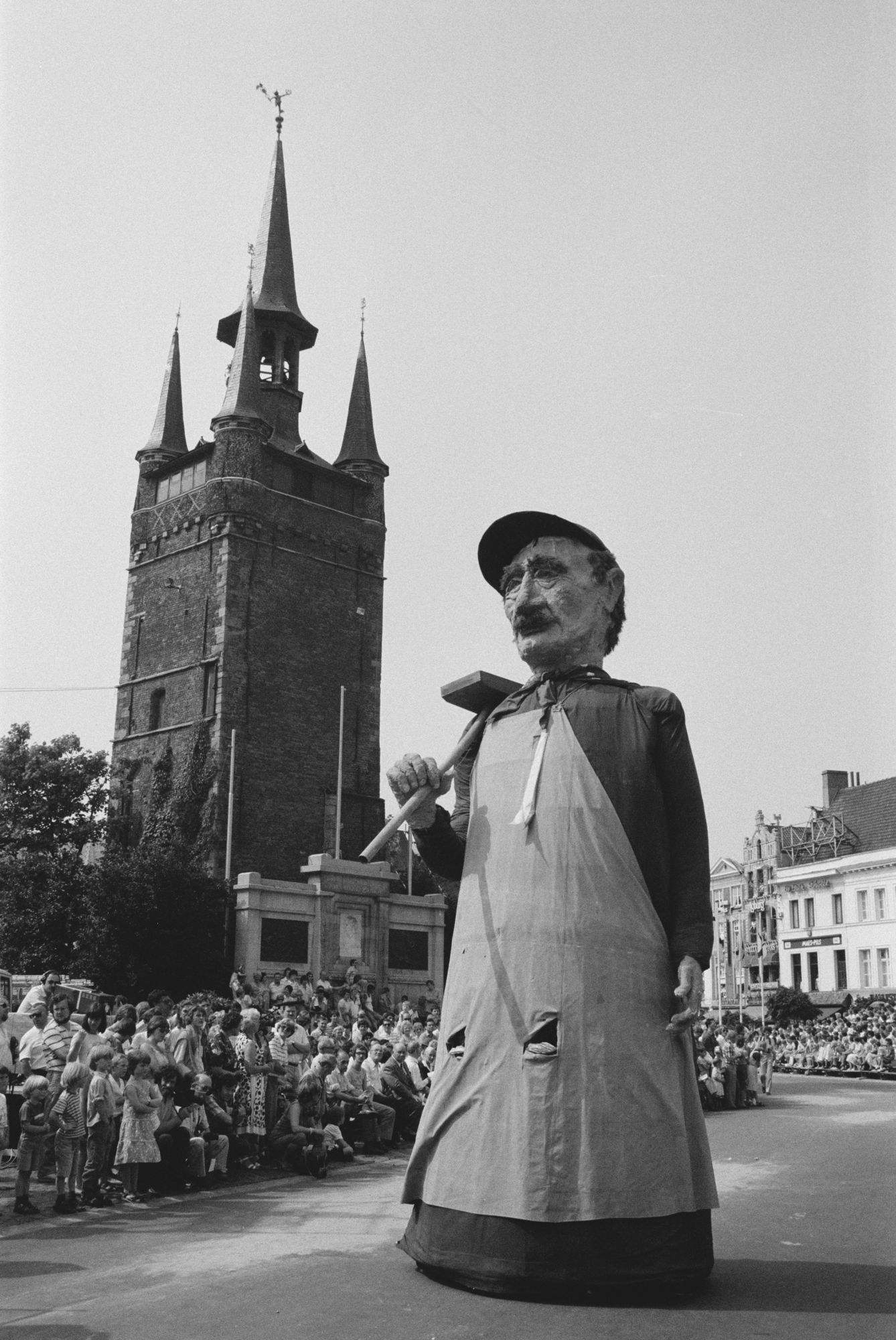 Reus in de historische stoet tijdens de 11 juliviering 1982