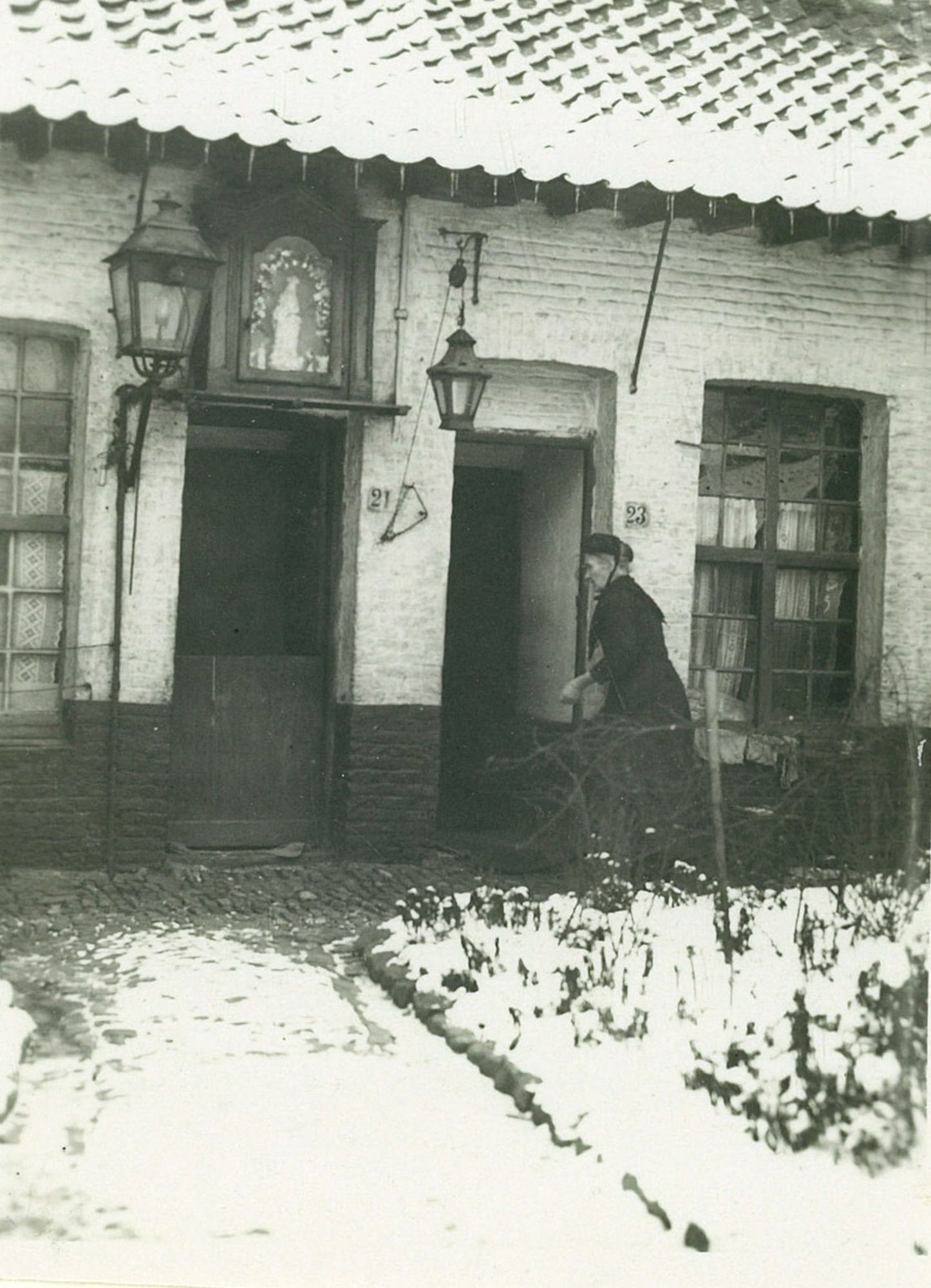 Beluik Weduwenpoortje of Weduwenhof in de Nieuwstraat 