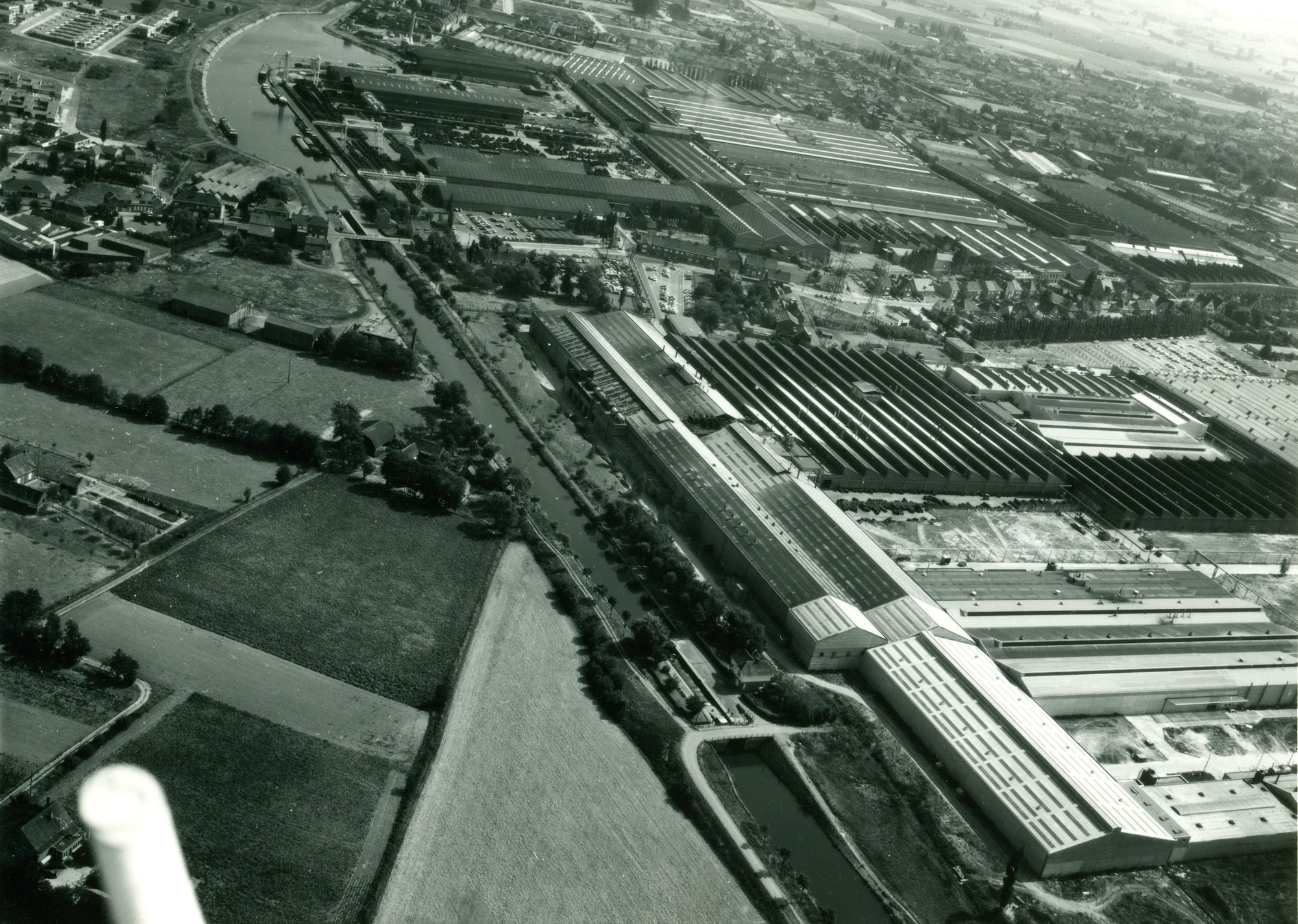 Panoramisch zicht Kanaal Bossuit-Kortrijk te Zwevegem 1976