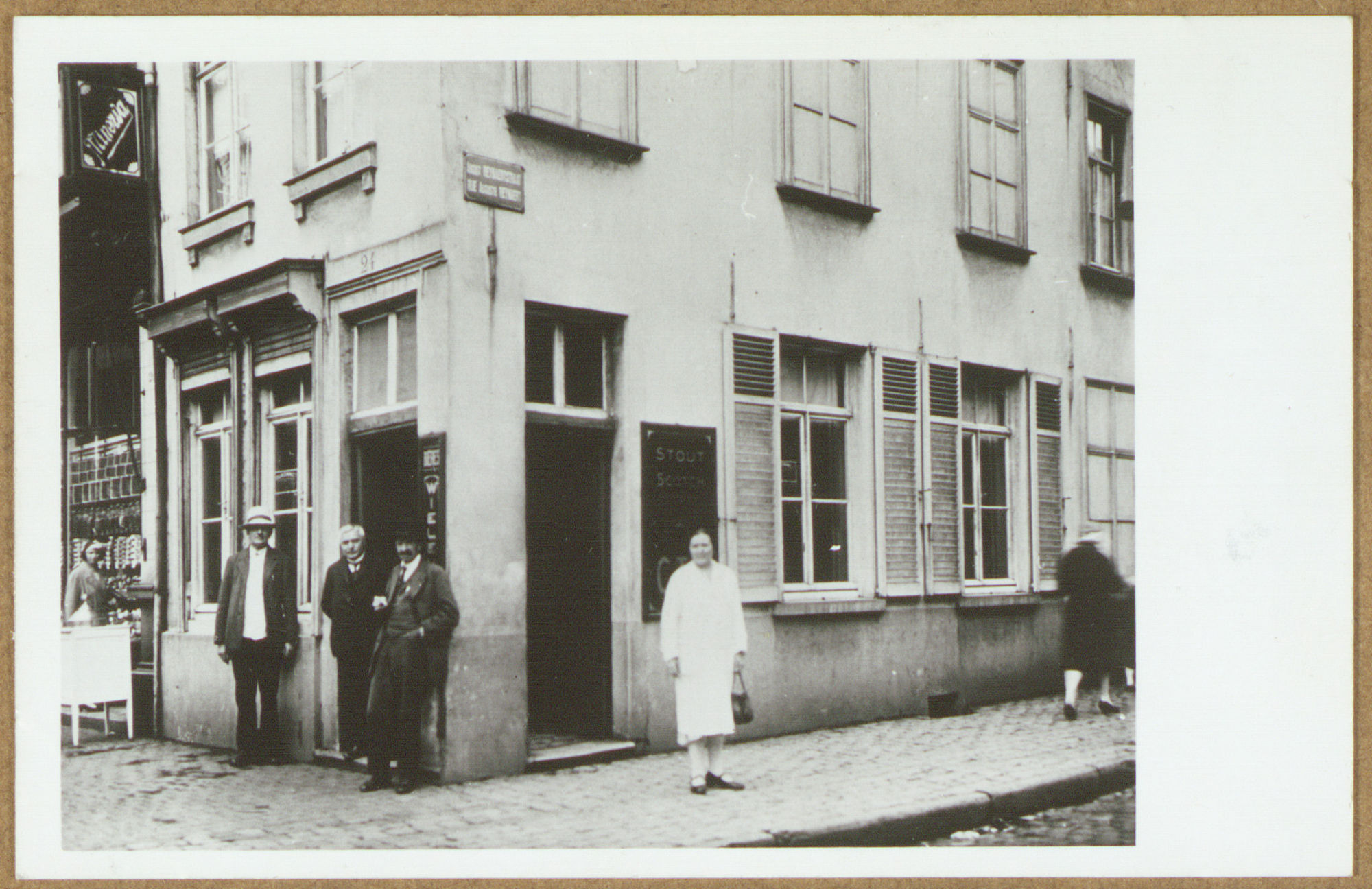 Café De Gouden Aap in de Doorniksestraat