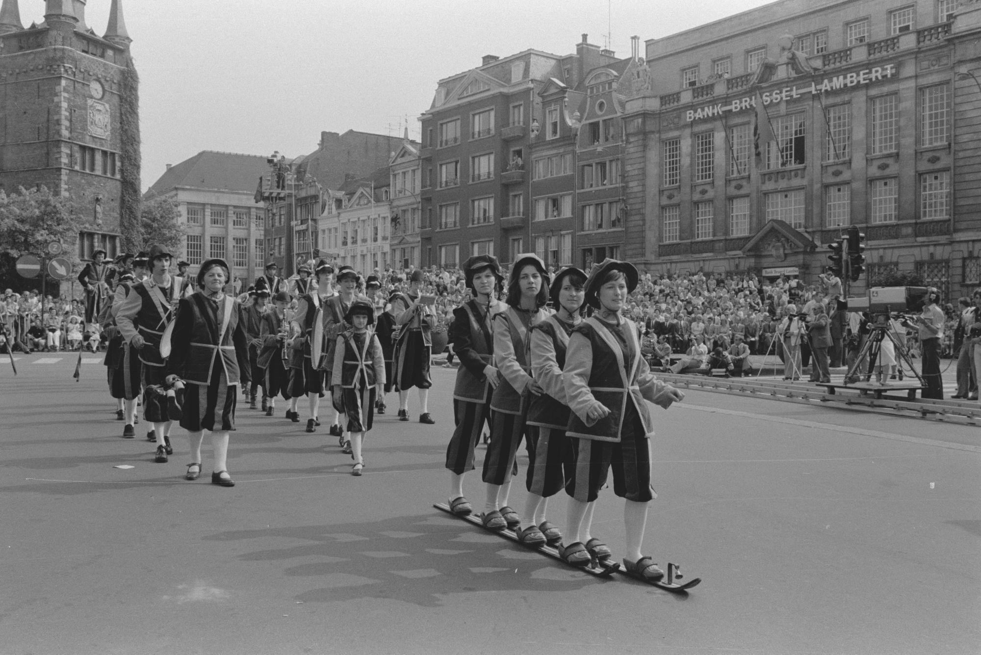 Historische optocht tijdens de 11 juliviering 1982