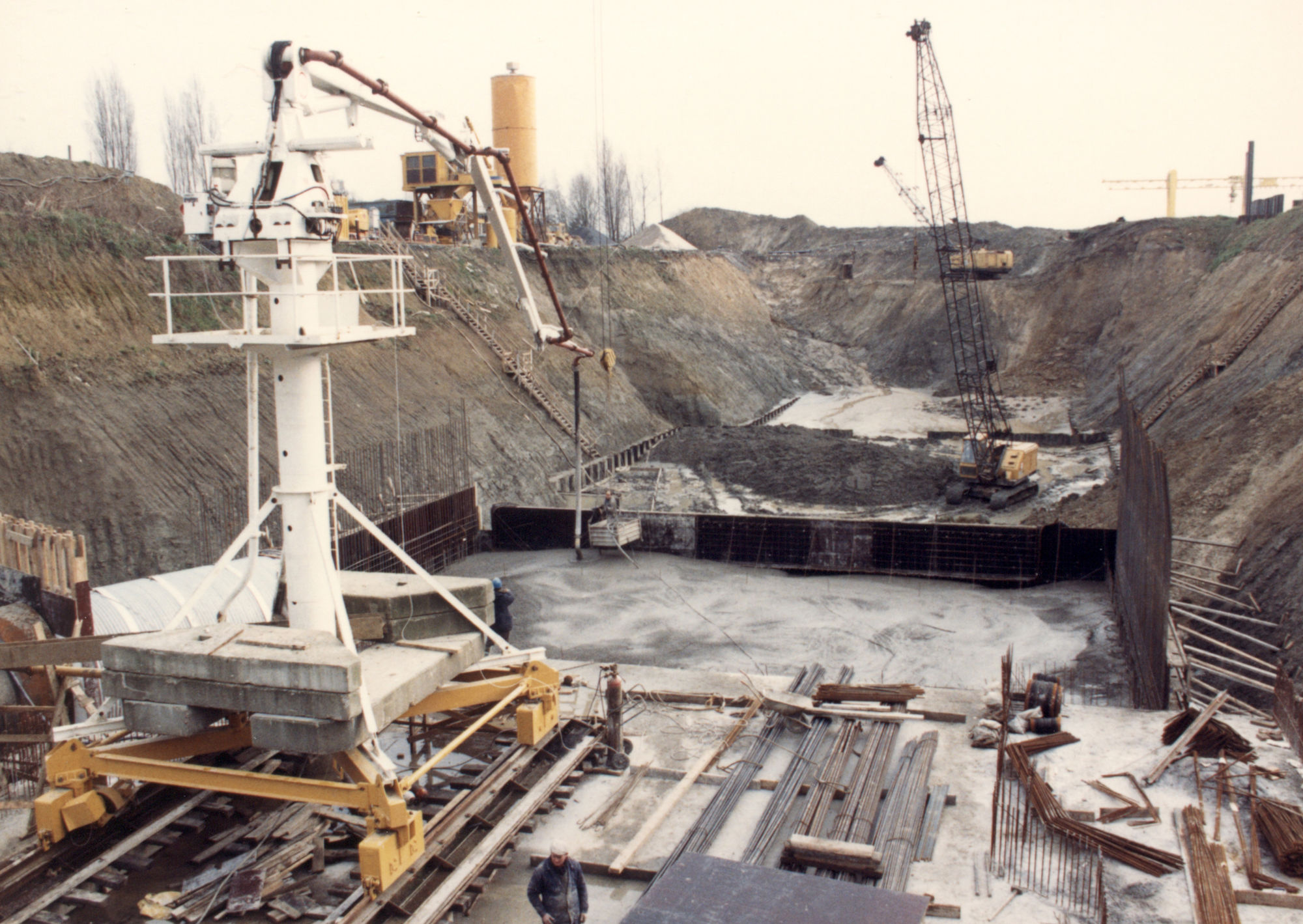 Bouw van de nieuwe sluis op het Kanaal Bossuit-Kortrijk in de Deerlijkstraat te Zwevegem 1988