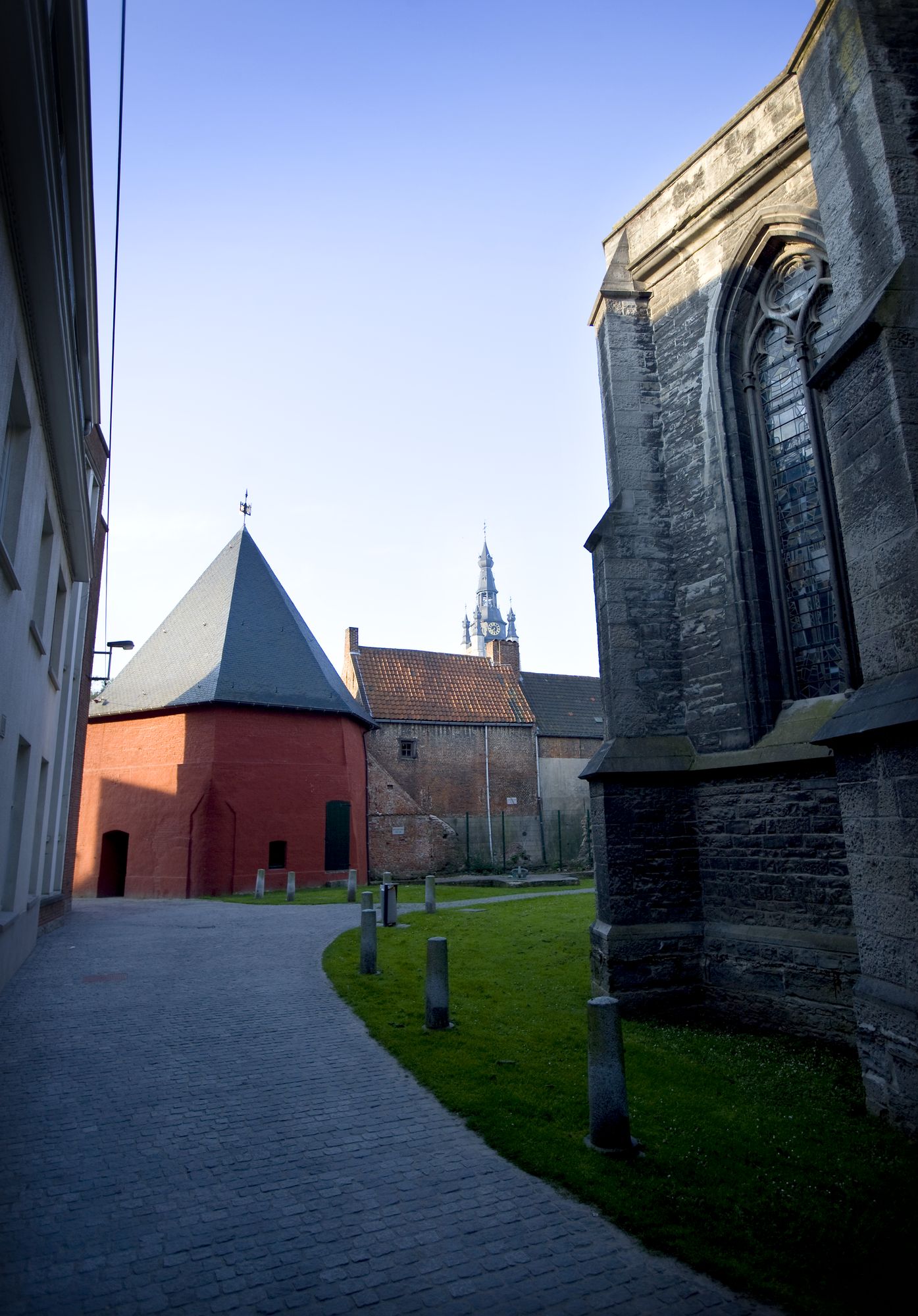 Onze-Lieve-Vrouwekerk en Artillerietoren