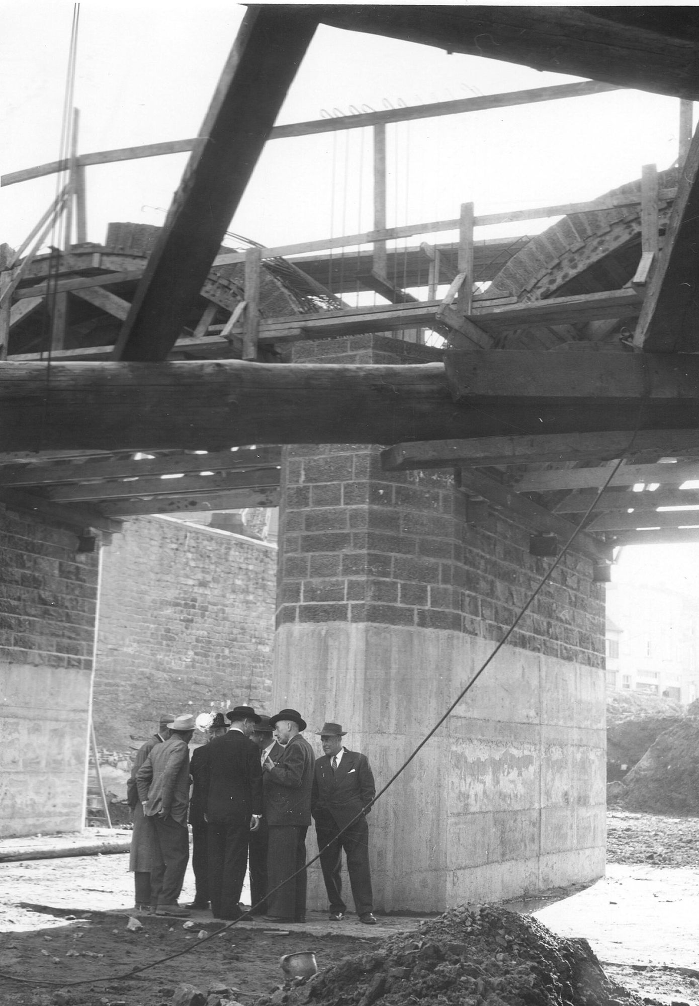 Broeltorens en brug: restauratiewerken 1960