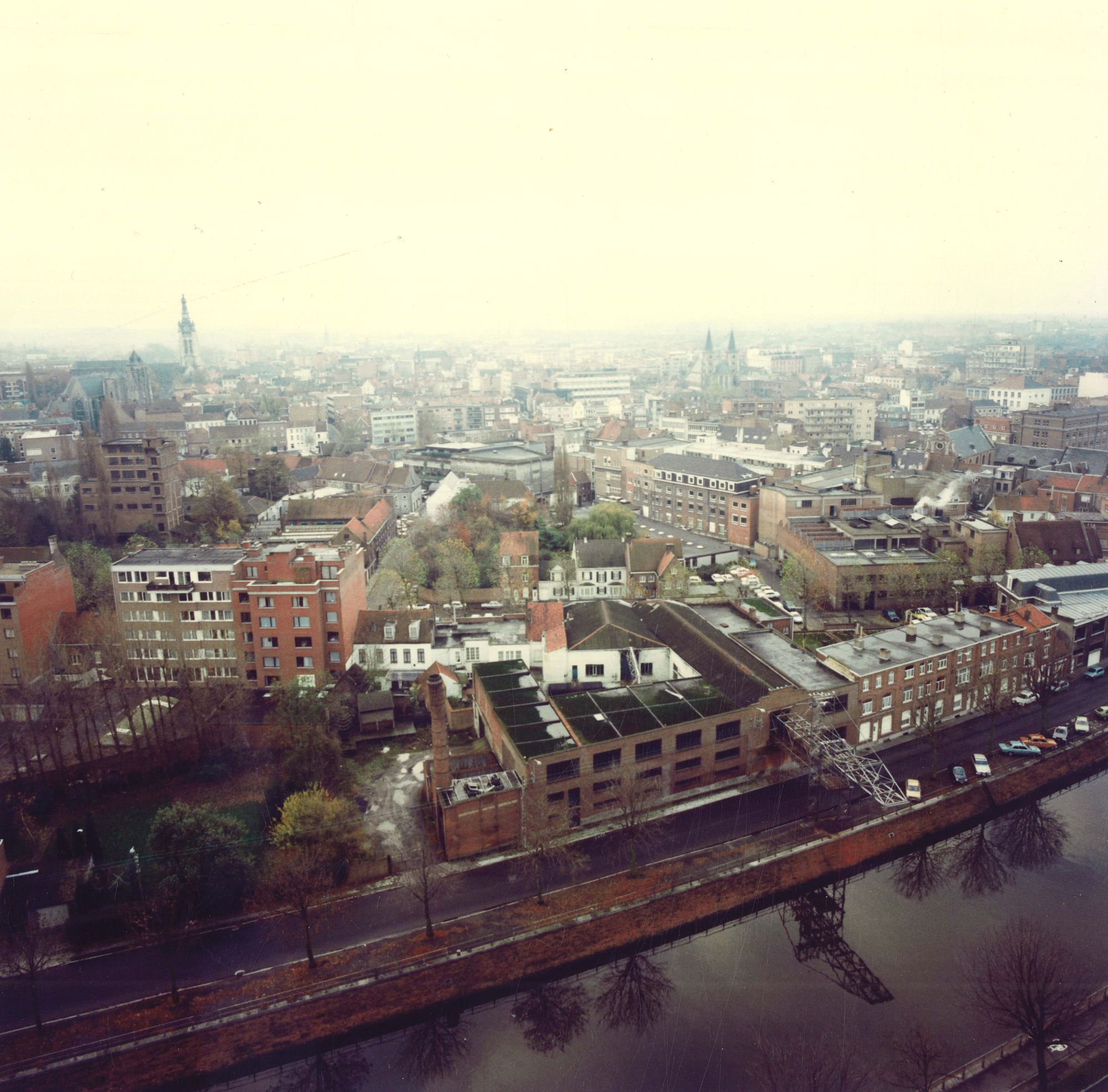 Luchtfoto IJzerkaai Kortrijk 1985