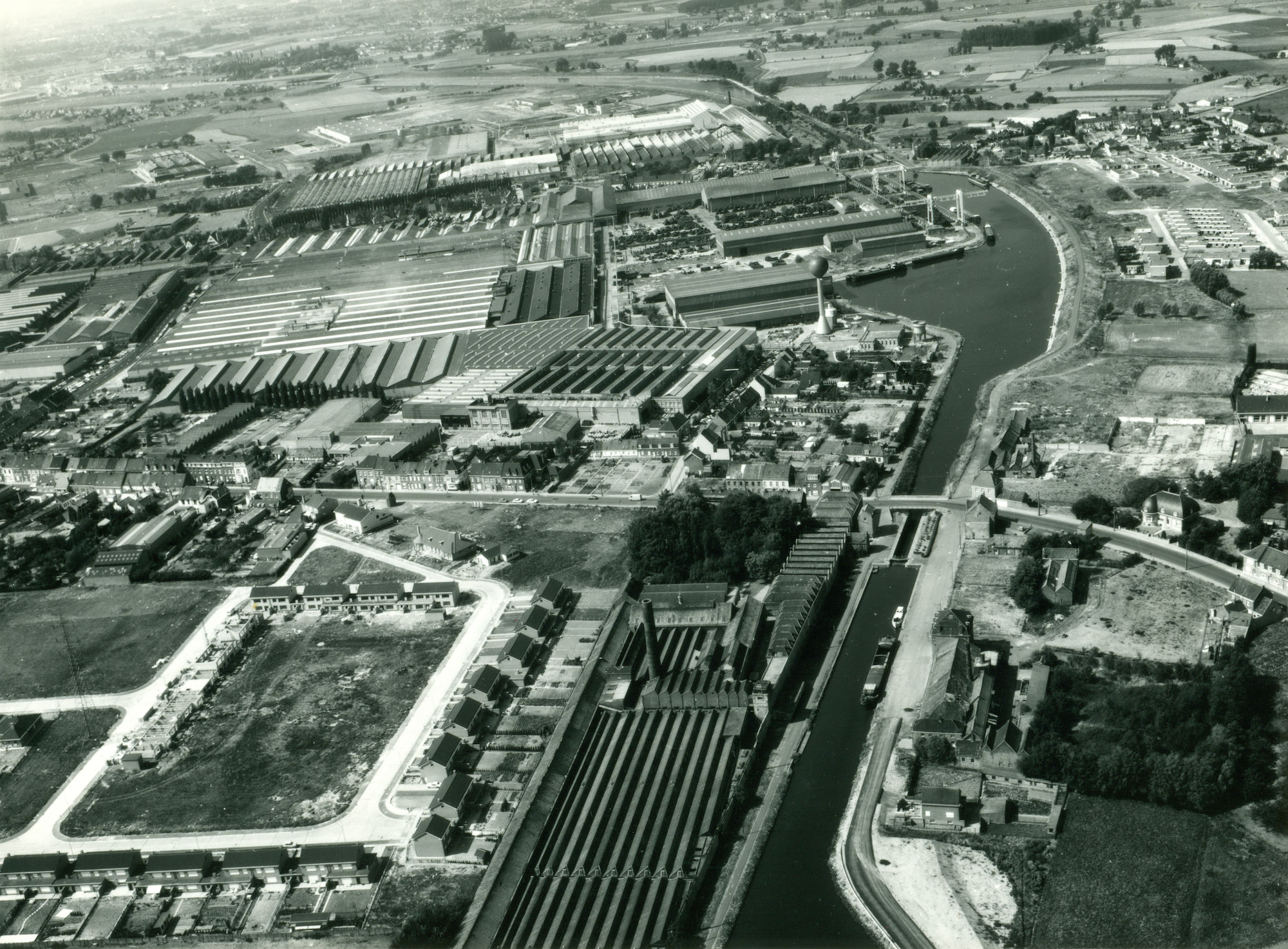 Panoramisch zicht Kanaal Bossuit-Kortrijk te Zwevegem 1976