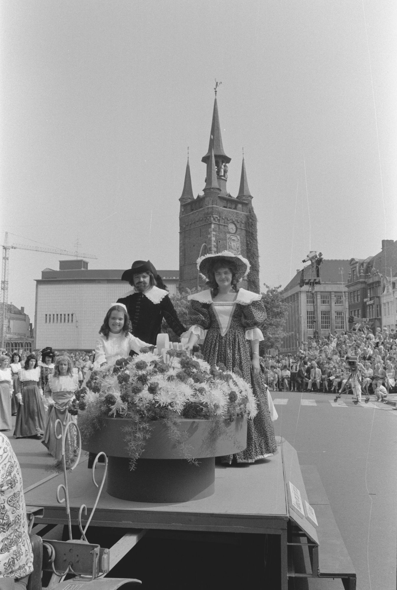 Optocht tijdens de 11 juliviering 1982