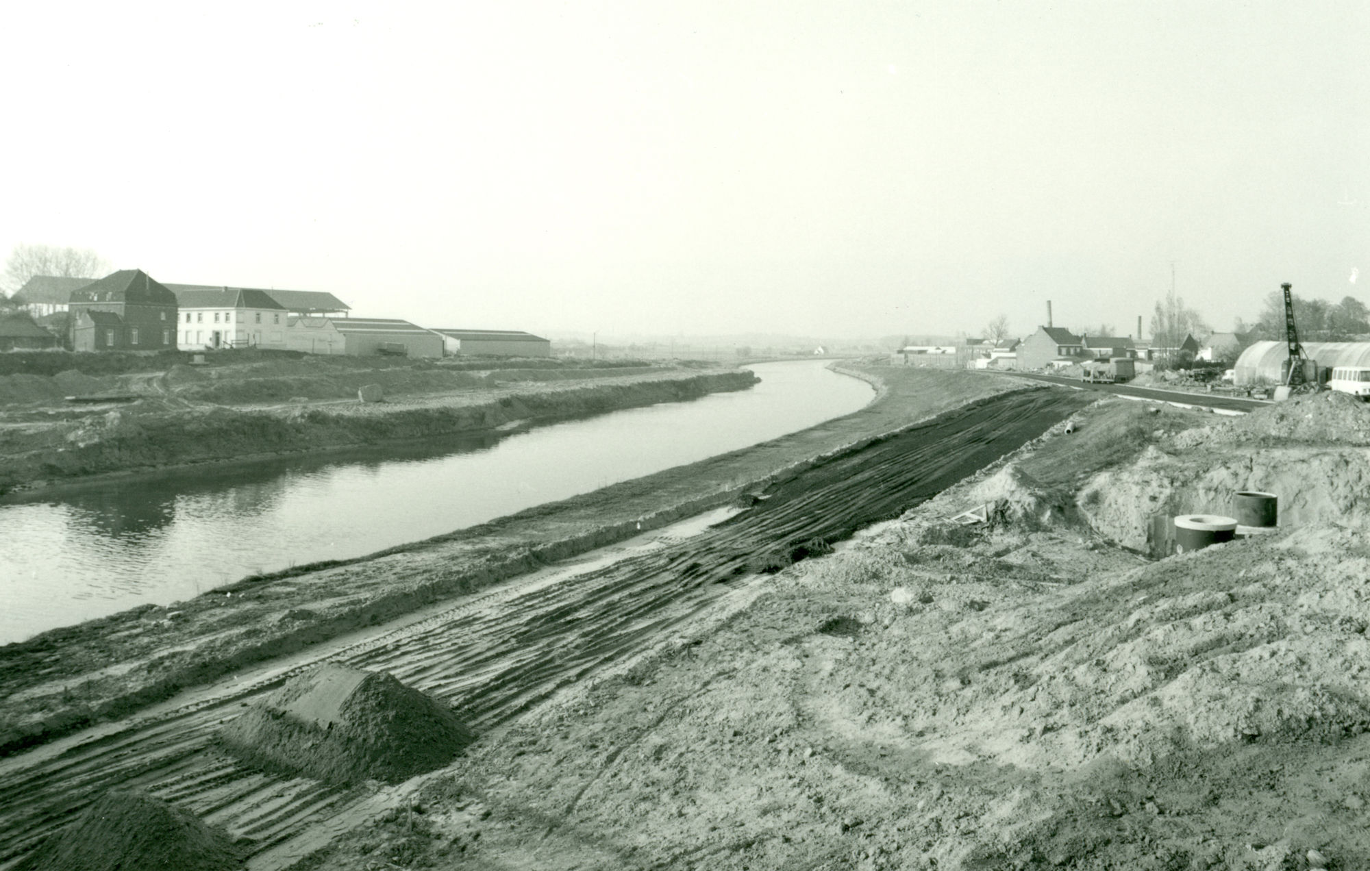 Het nieuwe kanaal Bossuit-Kortrijk te Moen 1980