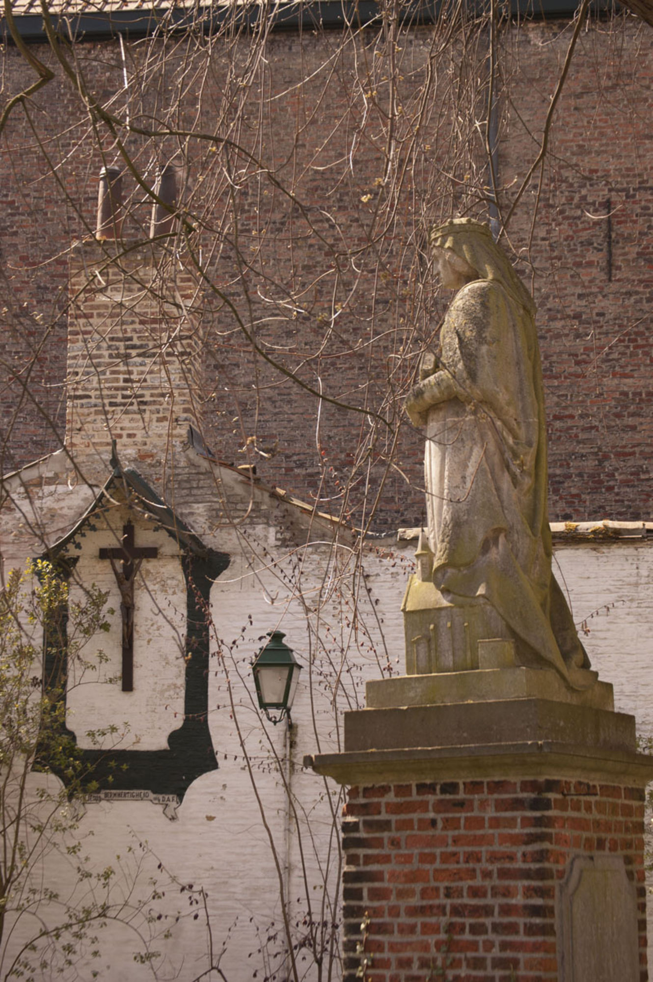 Beeld van Johanna van Constantinopel in het Begijnhof te Kortrijk