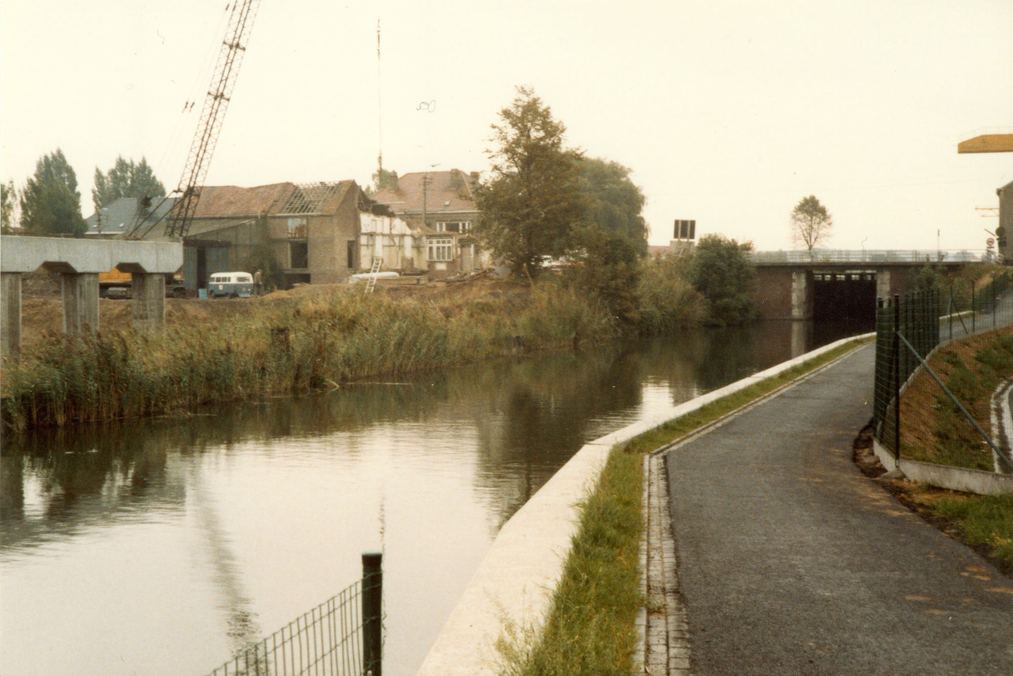 Bouw van de nieuwe sluis op het Kanaal Bossuit-Kortrijk in de Deerlijkstraat te Zwevegem 1985