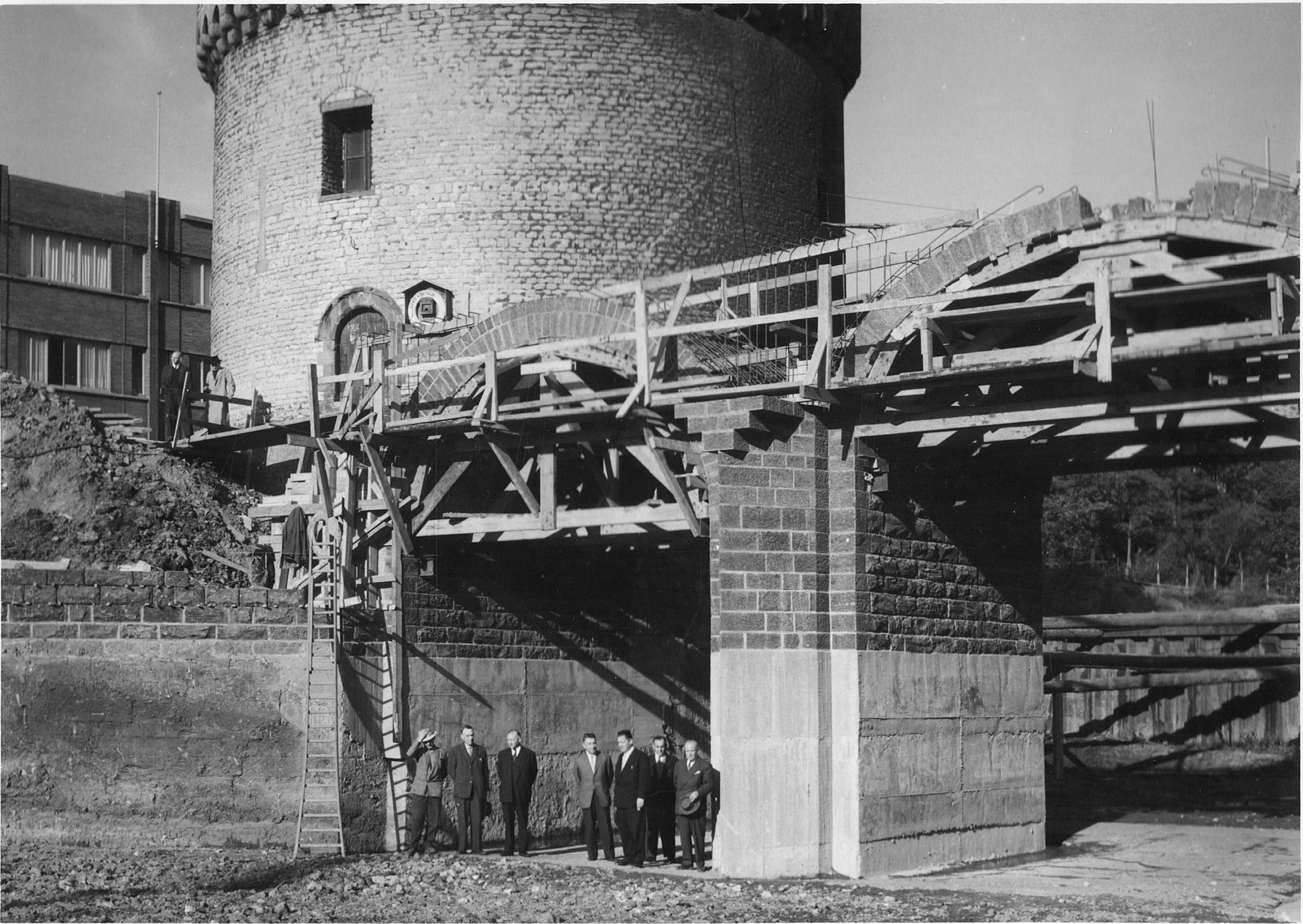 Broeltorens en brug: restauratiewerken 1960