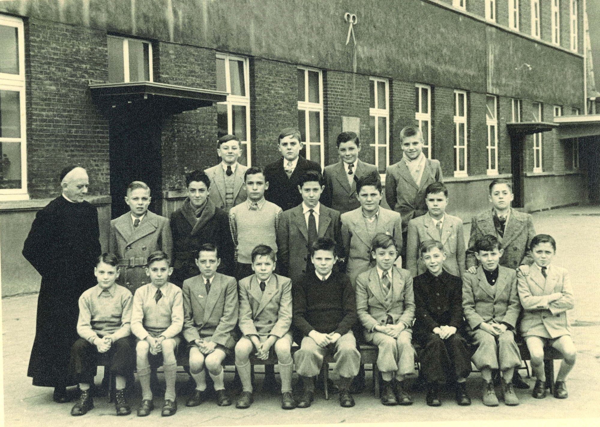 Klasfoto 7e leerjaar Broederschool Overleie 1951-52