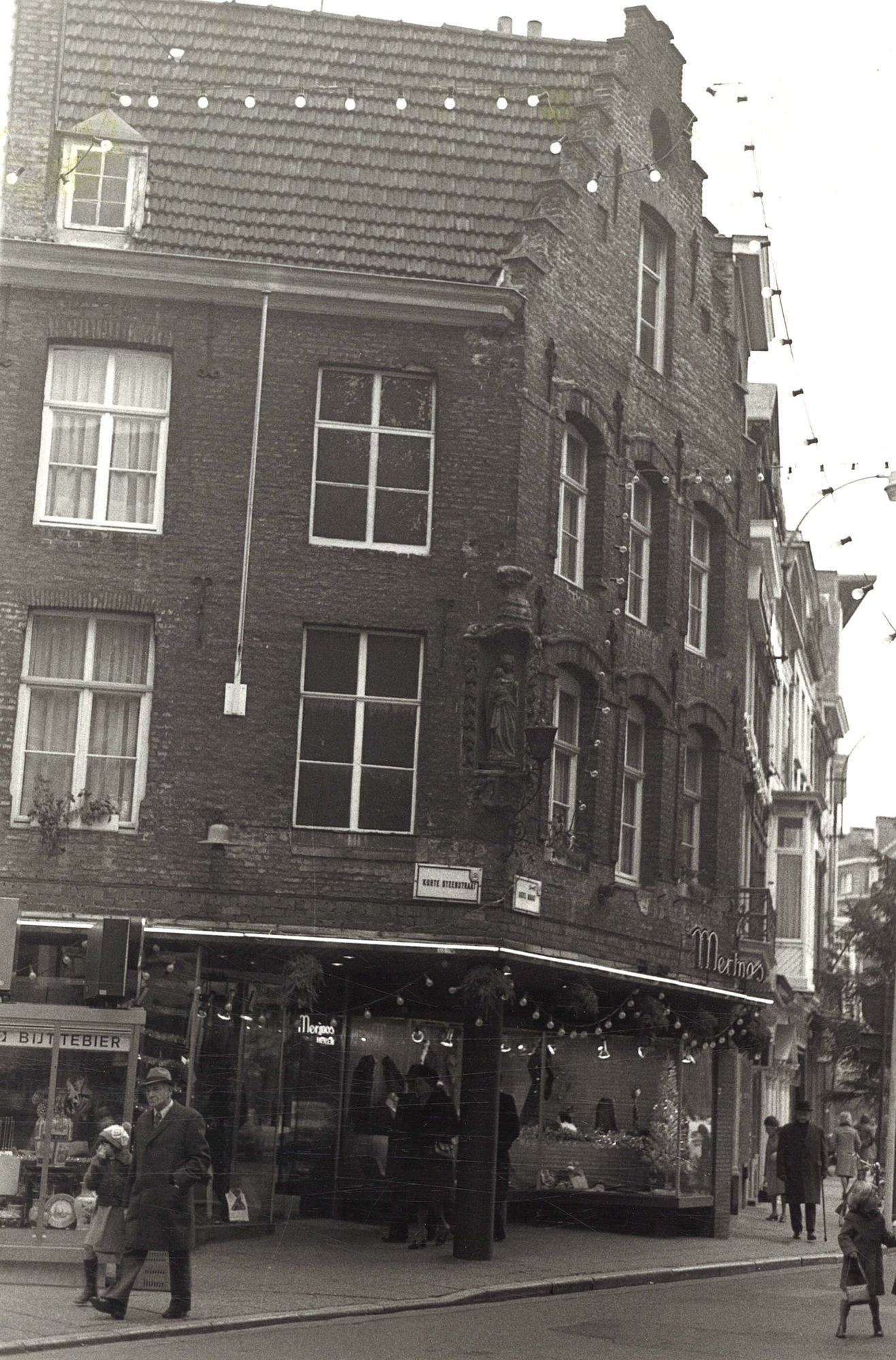 Hoek Grote Markt en Korte Steenstraat