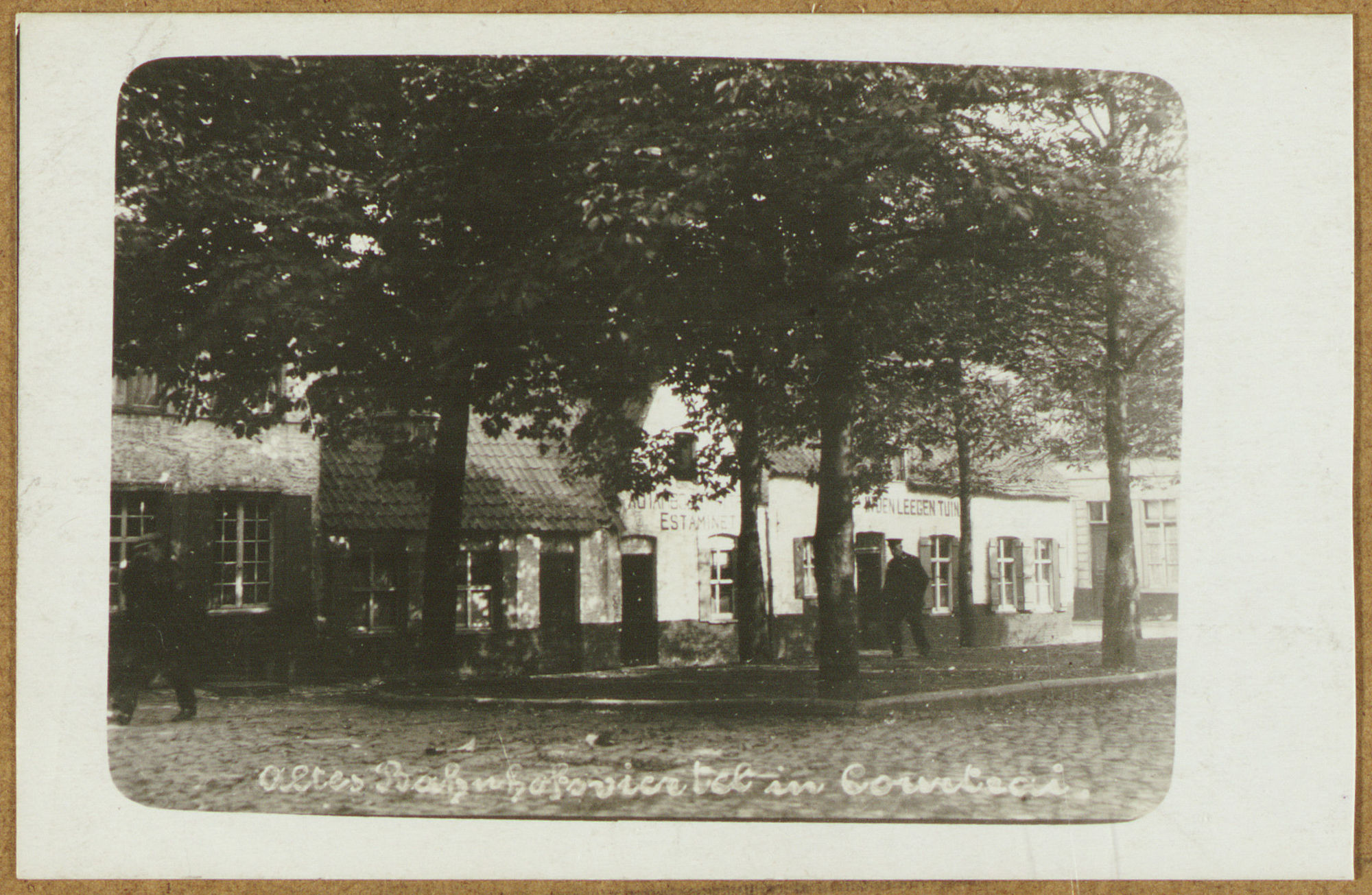 Café Au Tambour Maitre en In den Leegen Tuin 