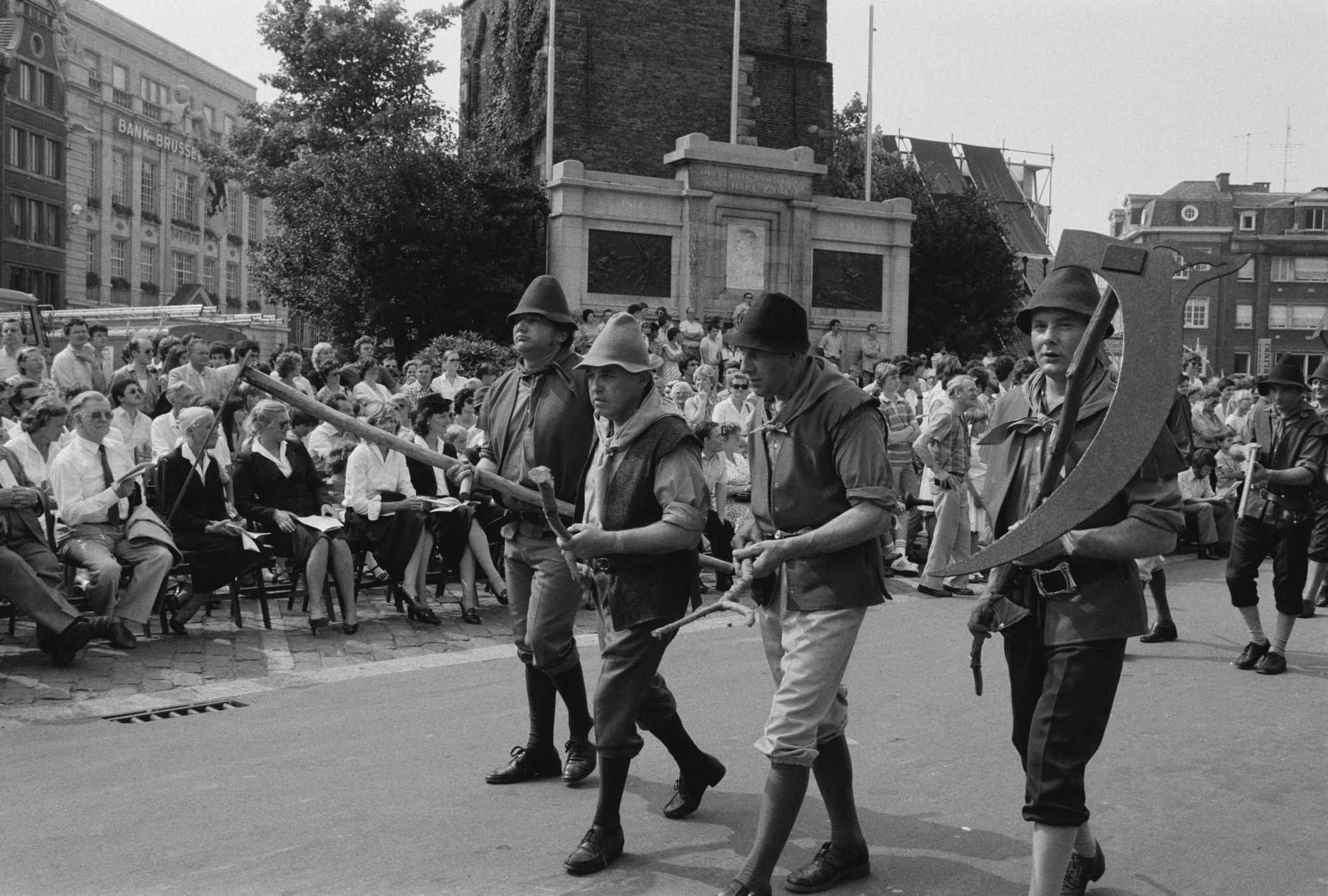 Optocht tijdens de 11 juliviering 1982, boeren