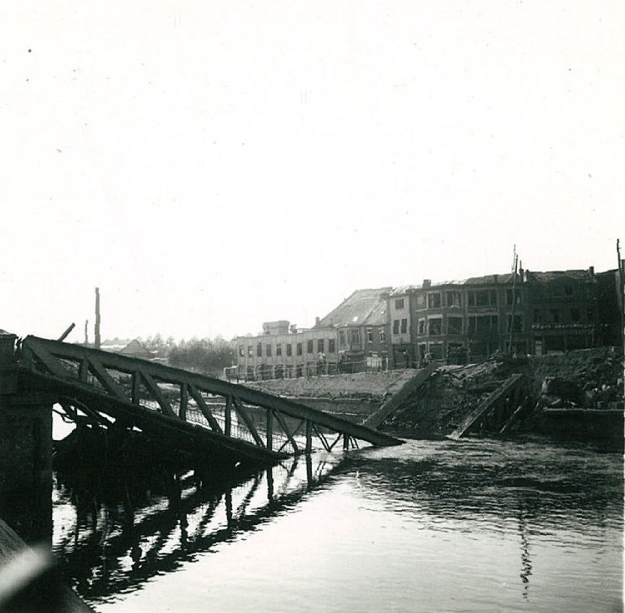 Vernielde bruggen  1940