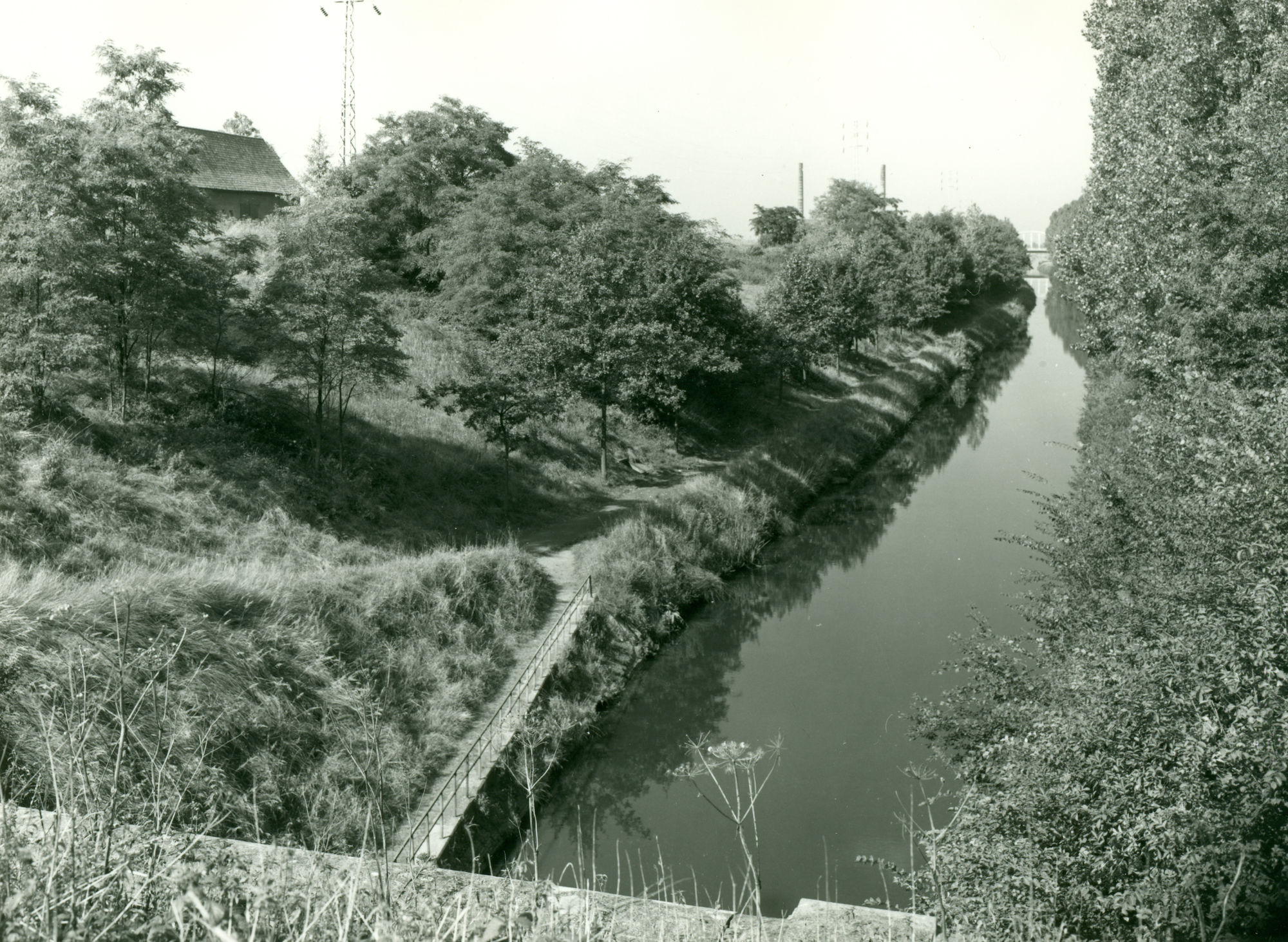 Uitgang tunnel (Souterrain) op het Kanaal Bossuit-Kortrijk richting Knokke-Zwevegem 1970