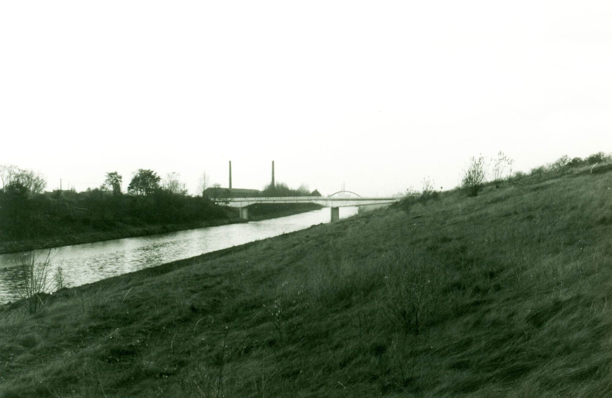 Smalspoorbrug over kanaal Bossuit-Kortrijk in Zwevegem-Knokke 1978