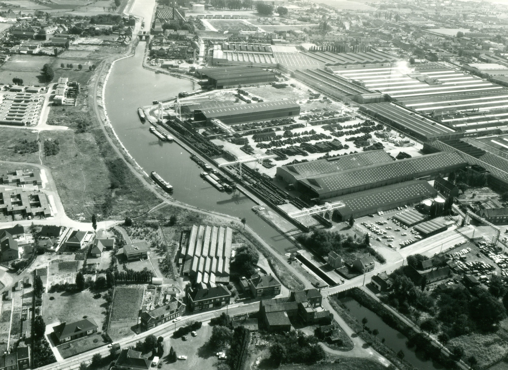 Panoramisch zicht Kanaal Bossuit-Kortrijk te Zwevegem 1976