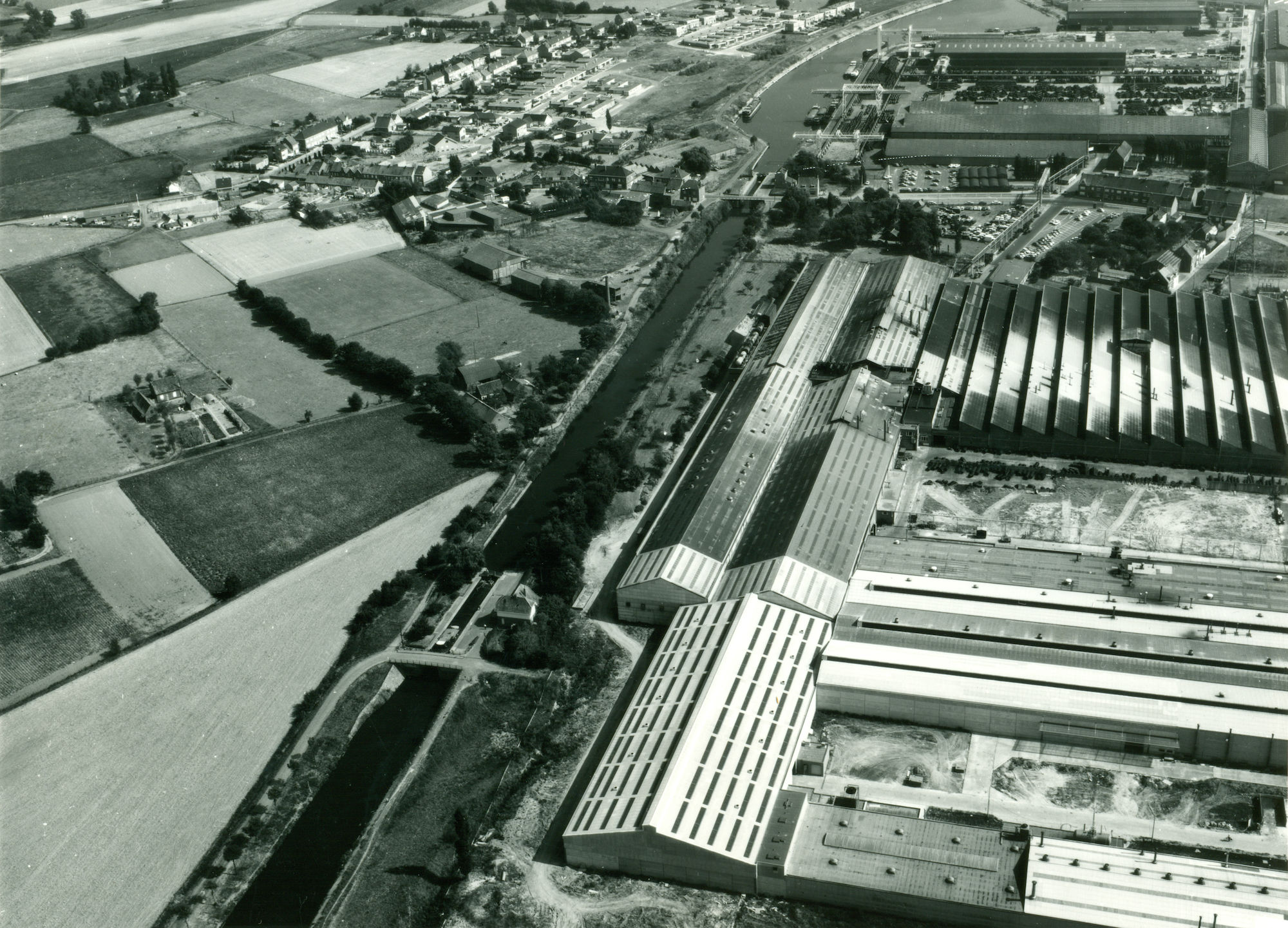 Panoramisch zicht Kanaal Bossuit-Kortrijk te Zwevegem 1976