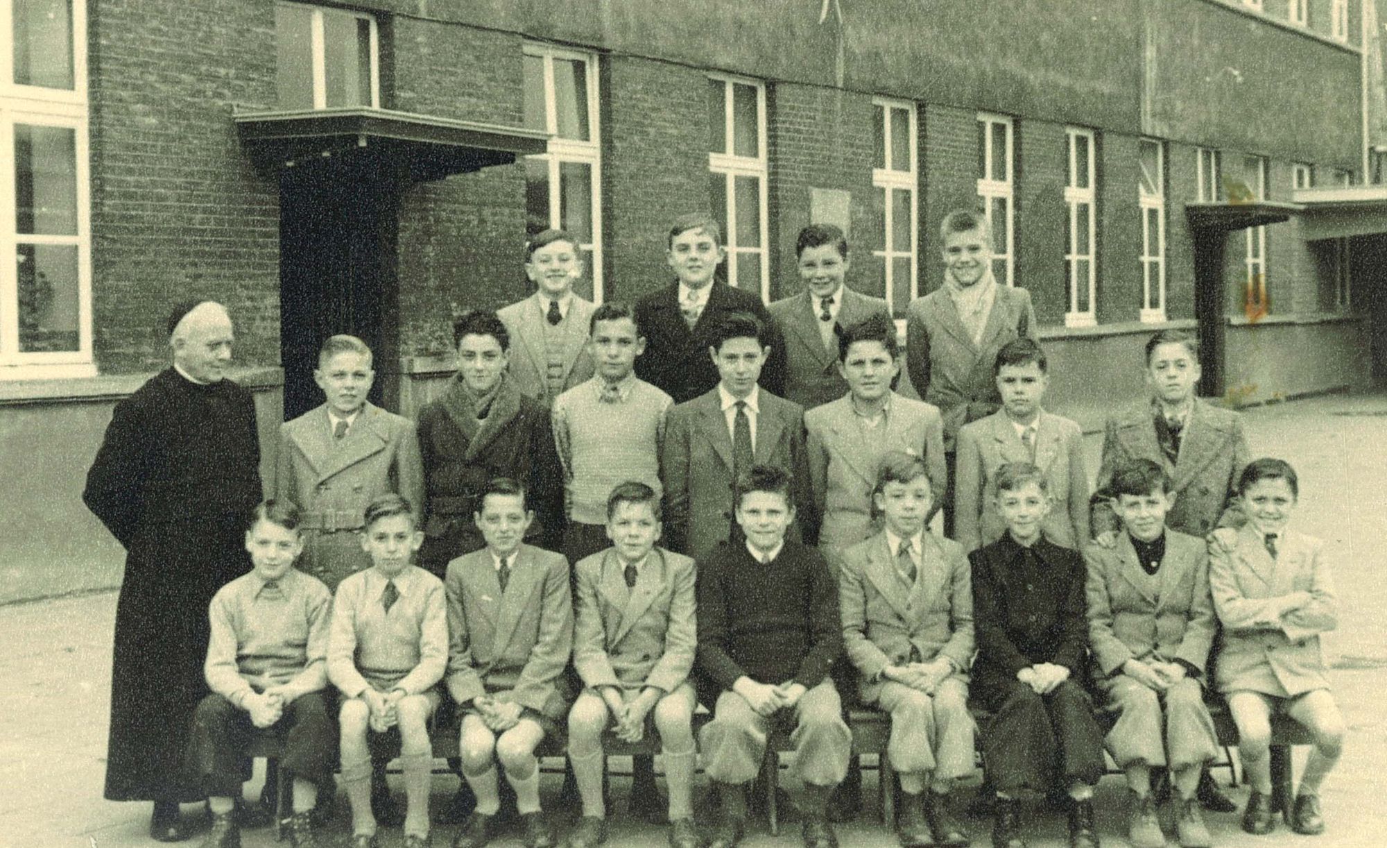 Klasfoto 7e leerjaar Broederschool Overleie 1951-52